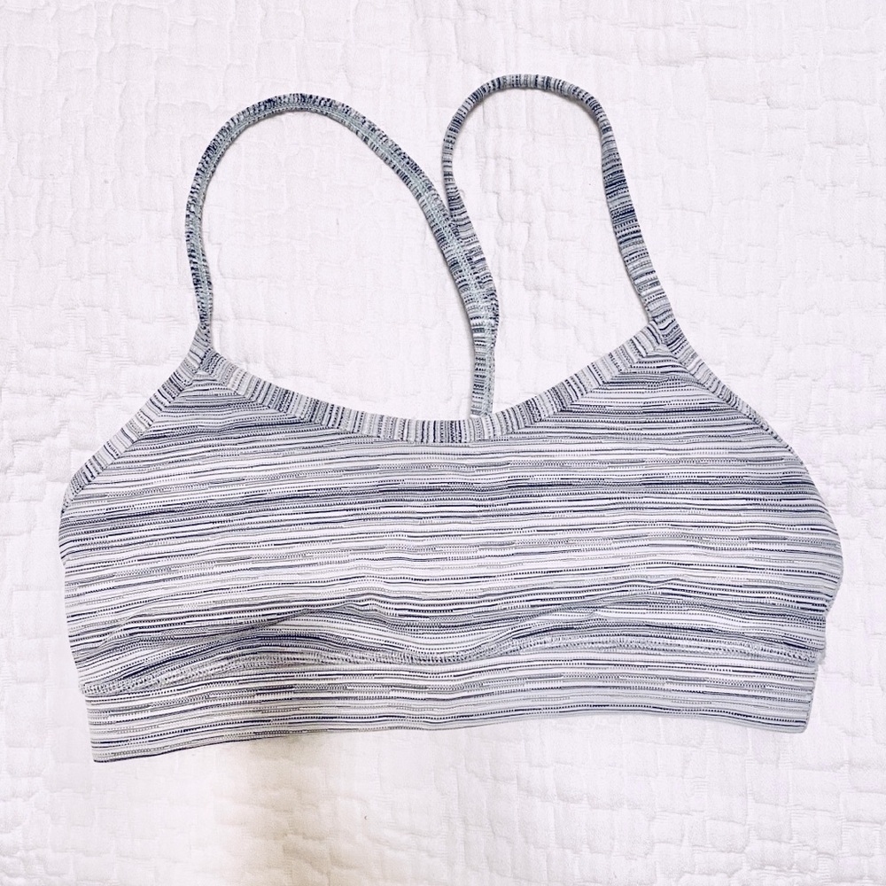 Lululemon Flow Y Bra. New Without Tags. Size 4.